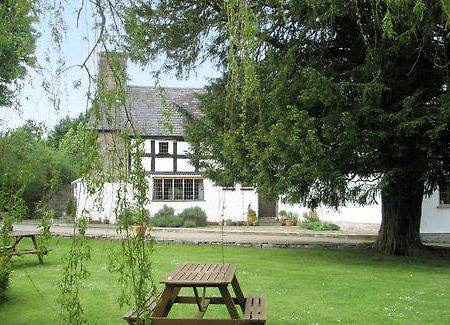 Walford Court Bed and Breakfast Leintwardine Esterno foto