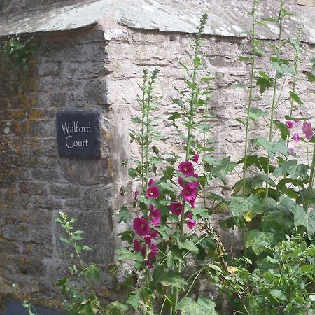 Walford Court Bed and Breakfast Leintwardine Esterno foto