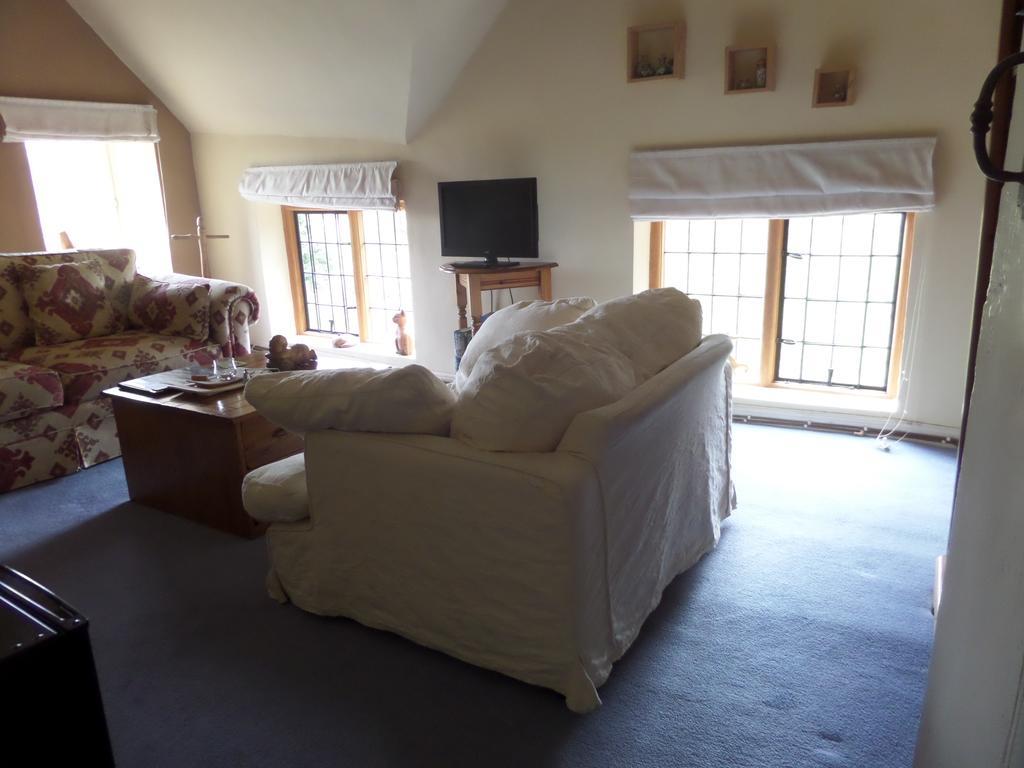 Walford Court Bed and Breakfast Leintwardine Esterno foto