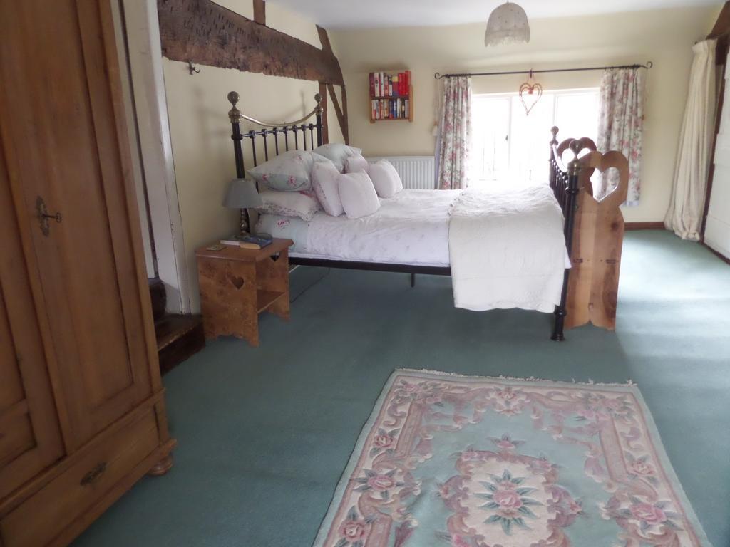 Walford Court Bed and Breakfast Leintwardine Esterno foto