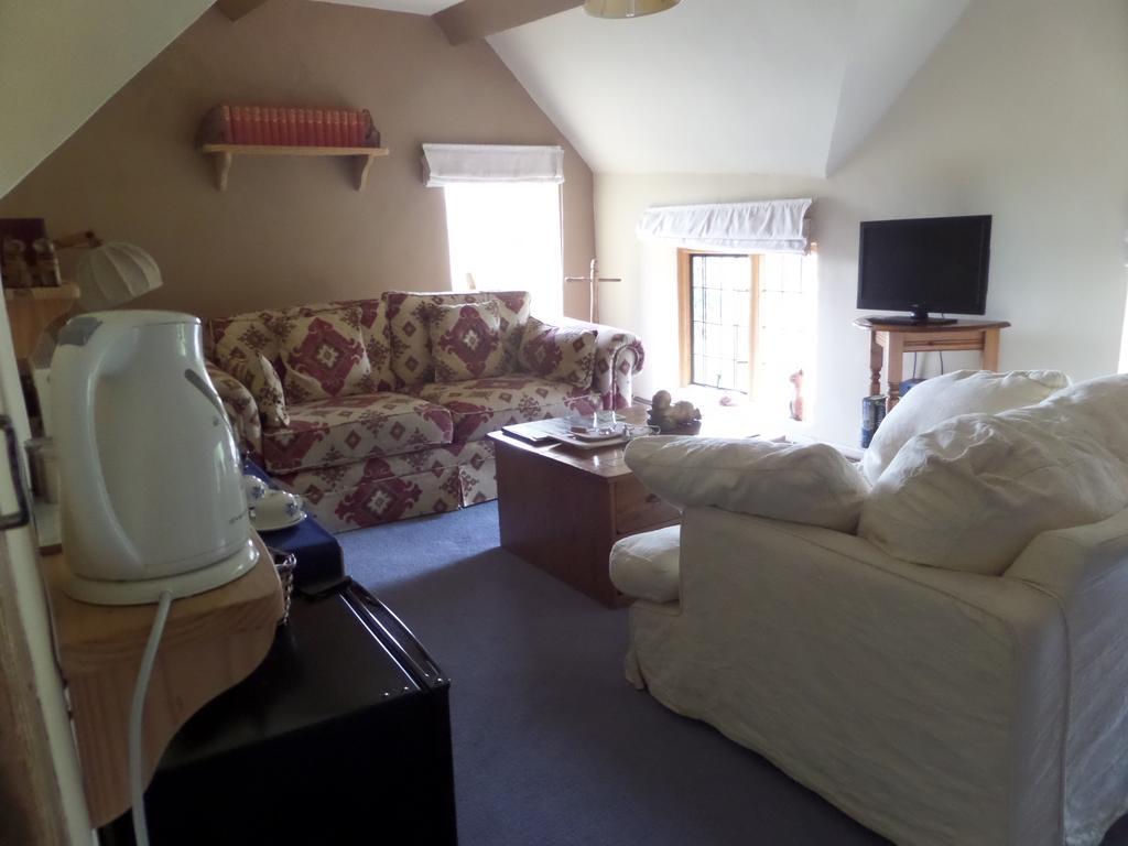 Walford Court Bed and Breakfast Leintwardine Esterno foto